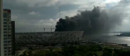 VIDEO | Incendiu în Volgograd, la şantierul de construcţie a unei arene pentru Campionatul Mondial din 2018